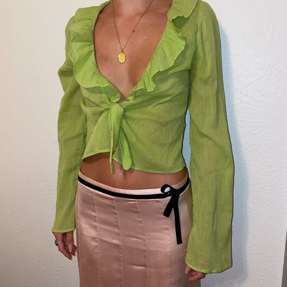Super cute tie up top